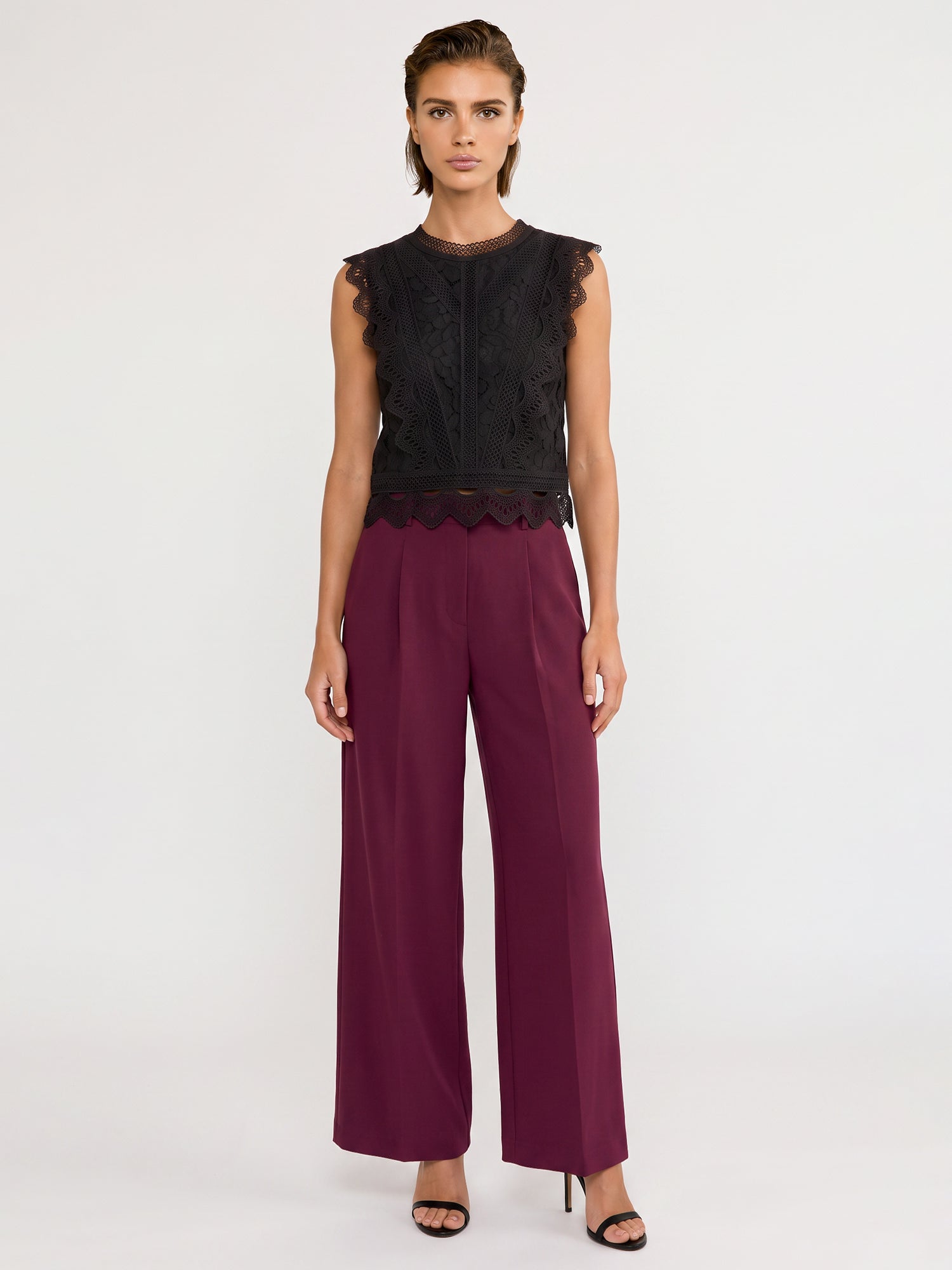APART Spitzentop mit Rüschen und Häkeldetails | schwarz