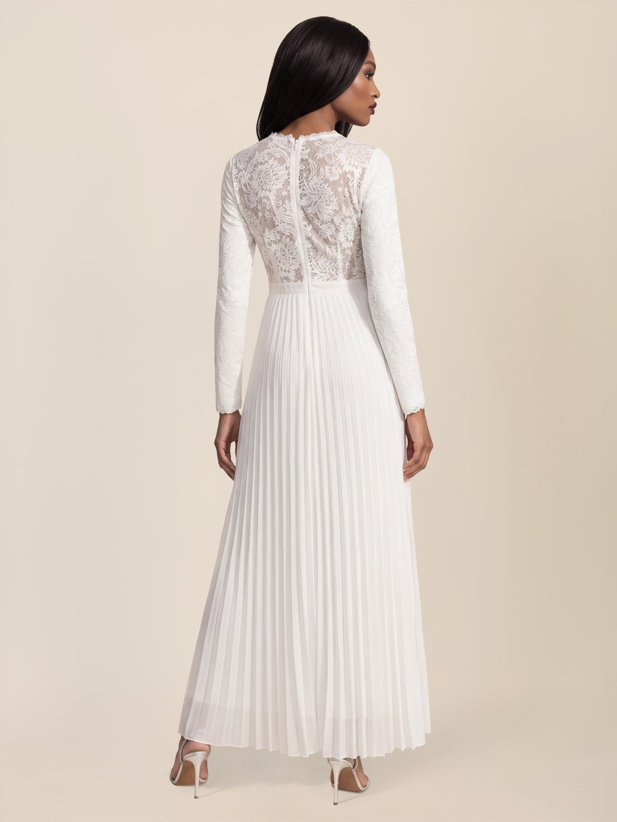 APART Elegantes Spitzenkleid mit Plissee-Rock | creme-nude