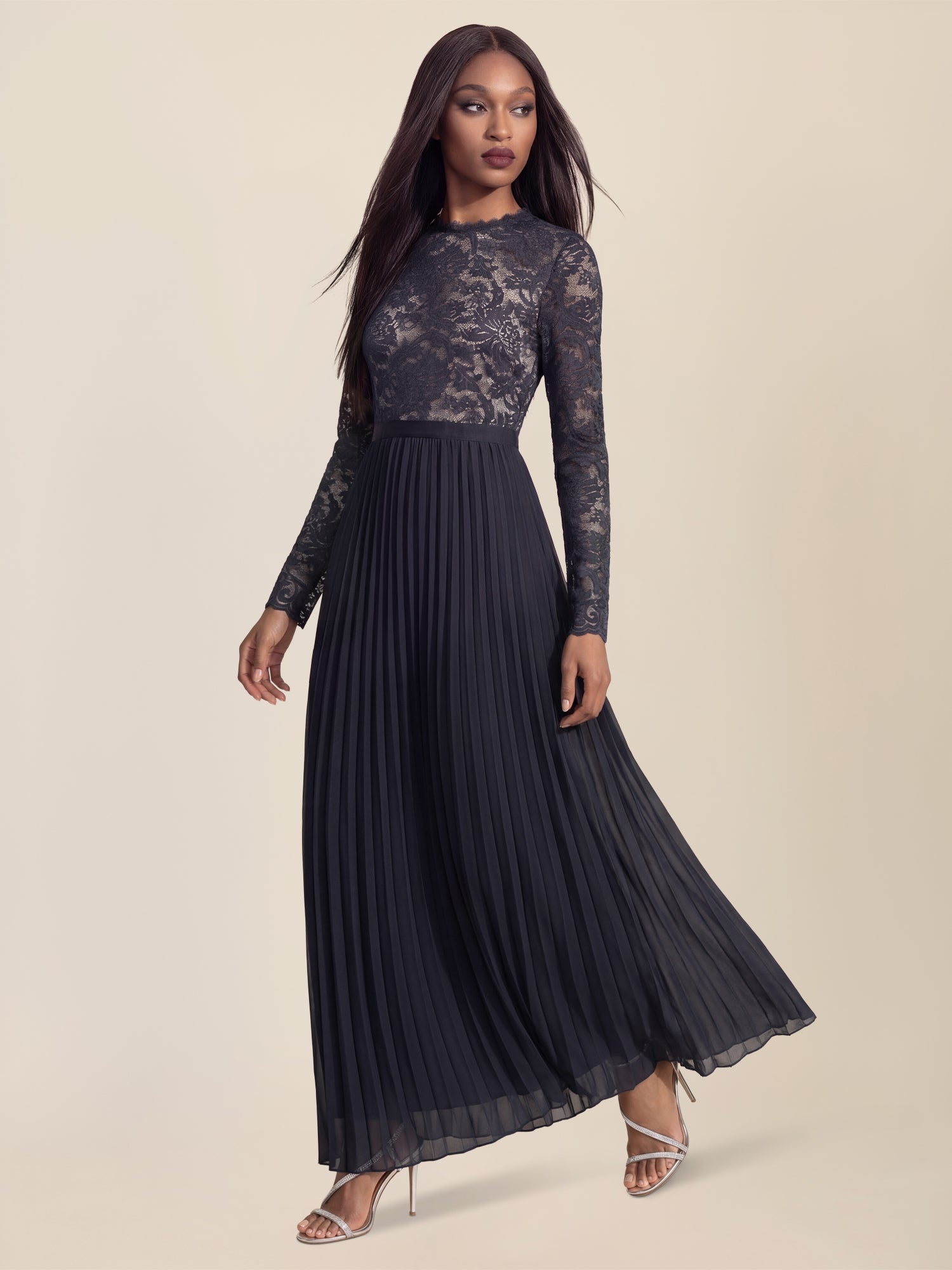 APART Elegantes Spitzenkleid mit Plissee-Rock | nachtblau-nude