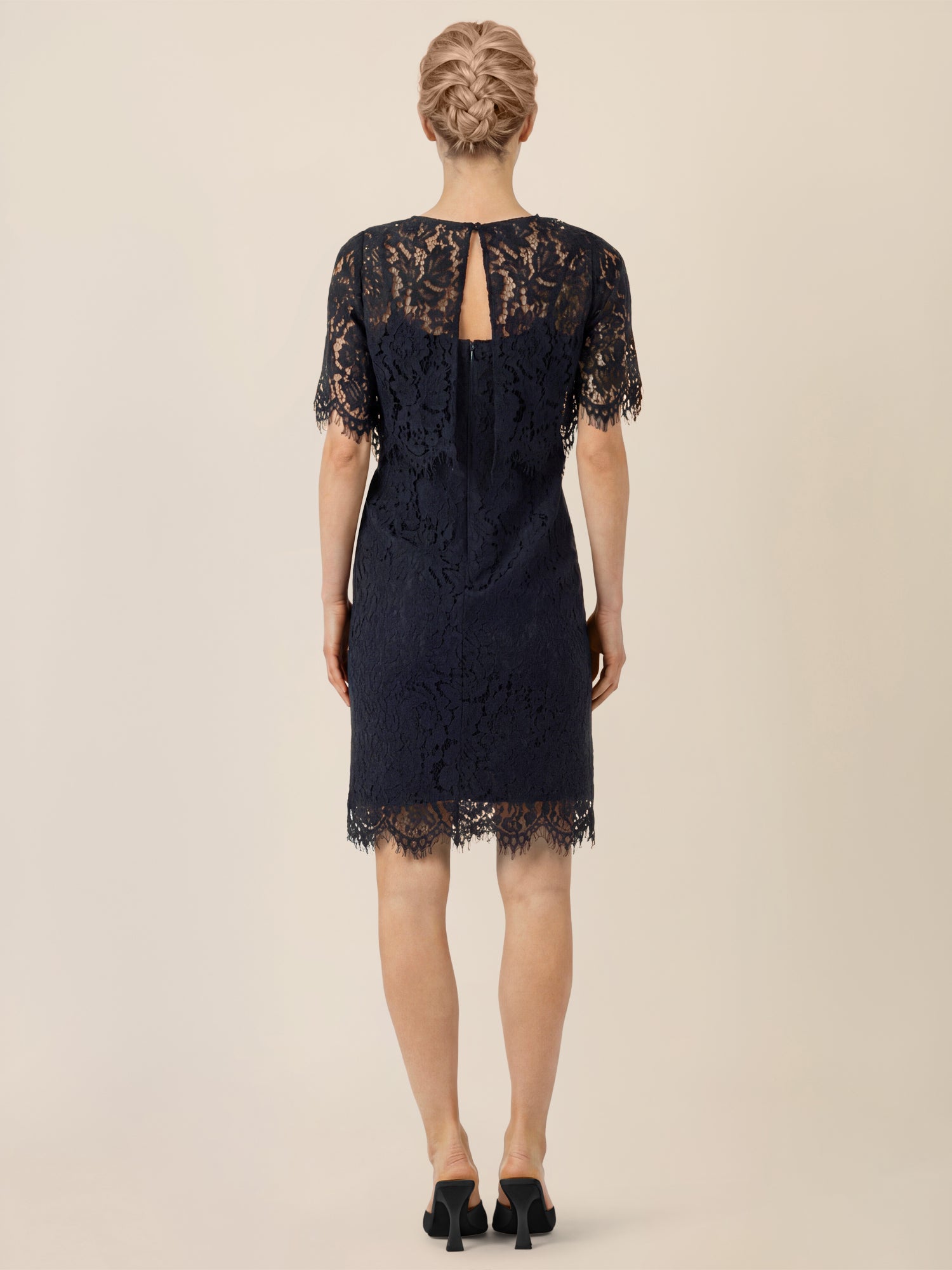 APART Schmal geschnittenes Kleid mit Taillennaht | nachtblau