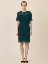 APART Schmal geschnittenes Kleid mit Taillennaht | emerald