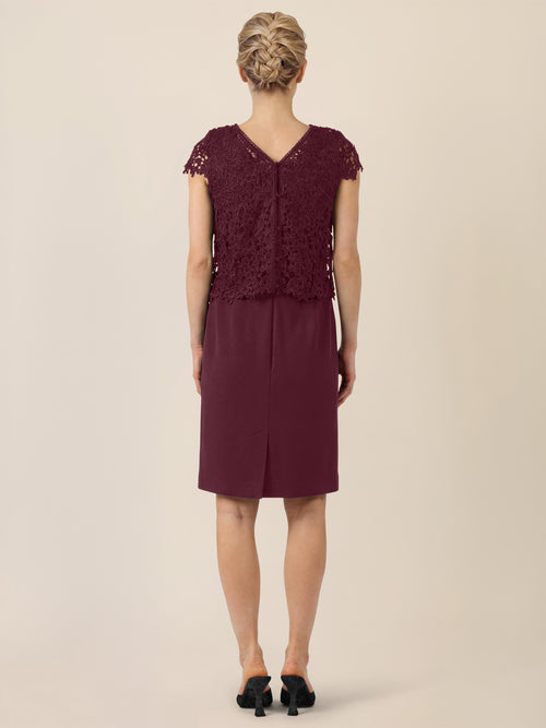 APART Kurzes Etuikleid mit Häkelspitzen-Overlay | weinrot image 1