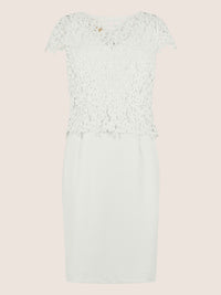 APART Kurzes Etuikleid mit Häkelspitzen-Overlay | creme