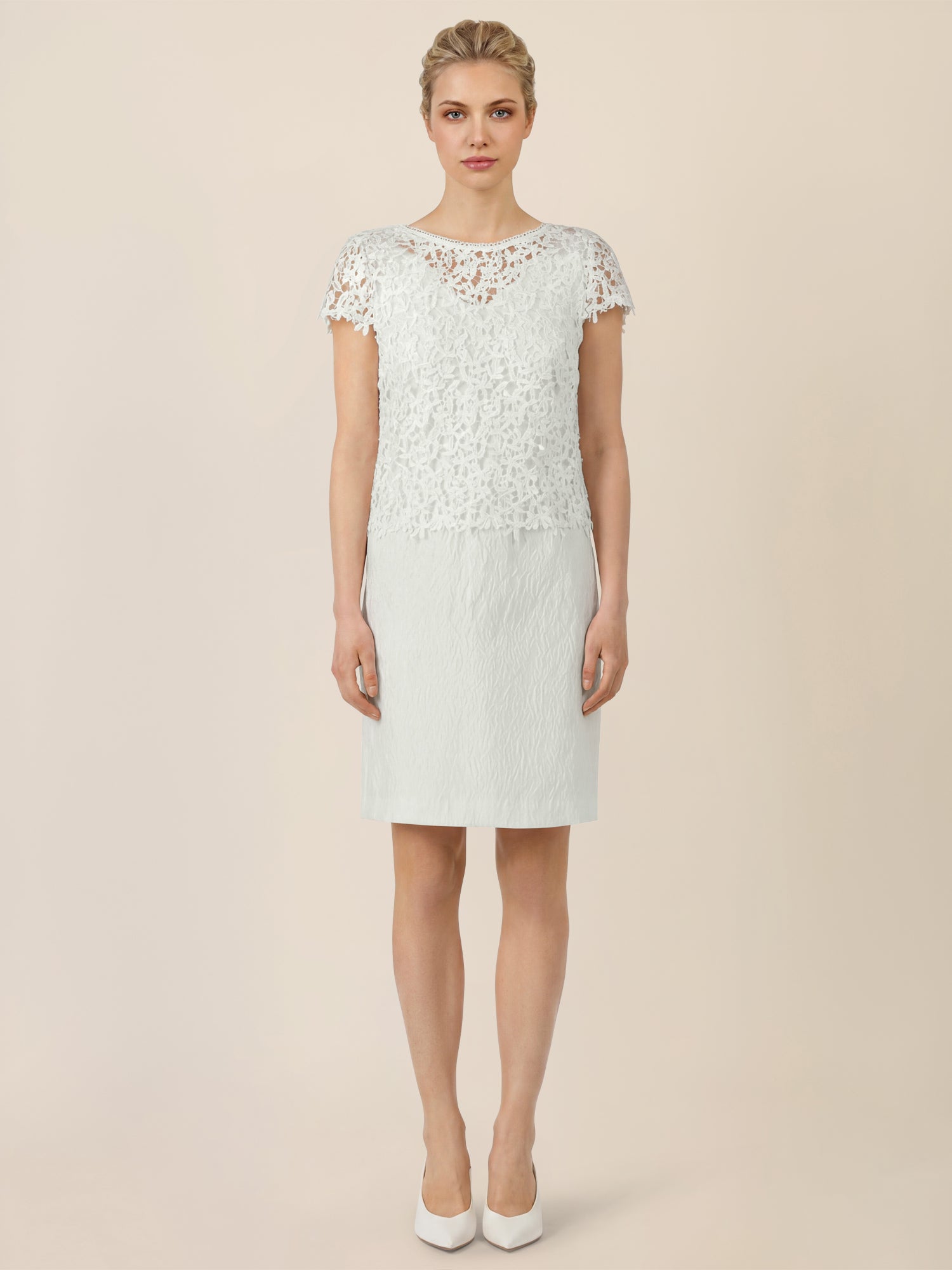 APART Spitzenkleid mit floraler Struktur | creme