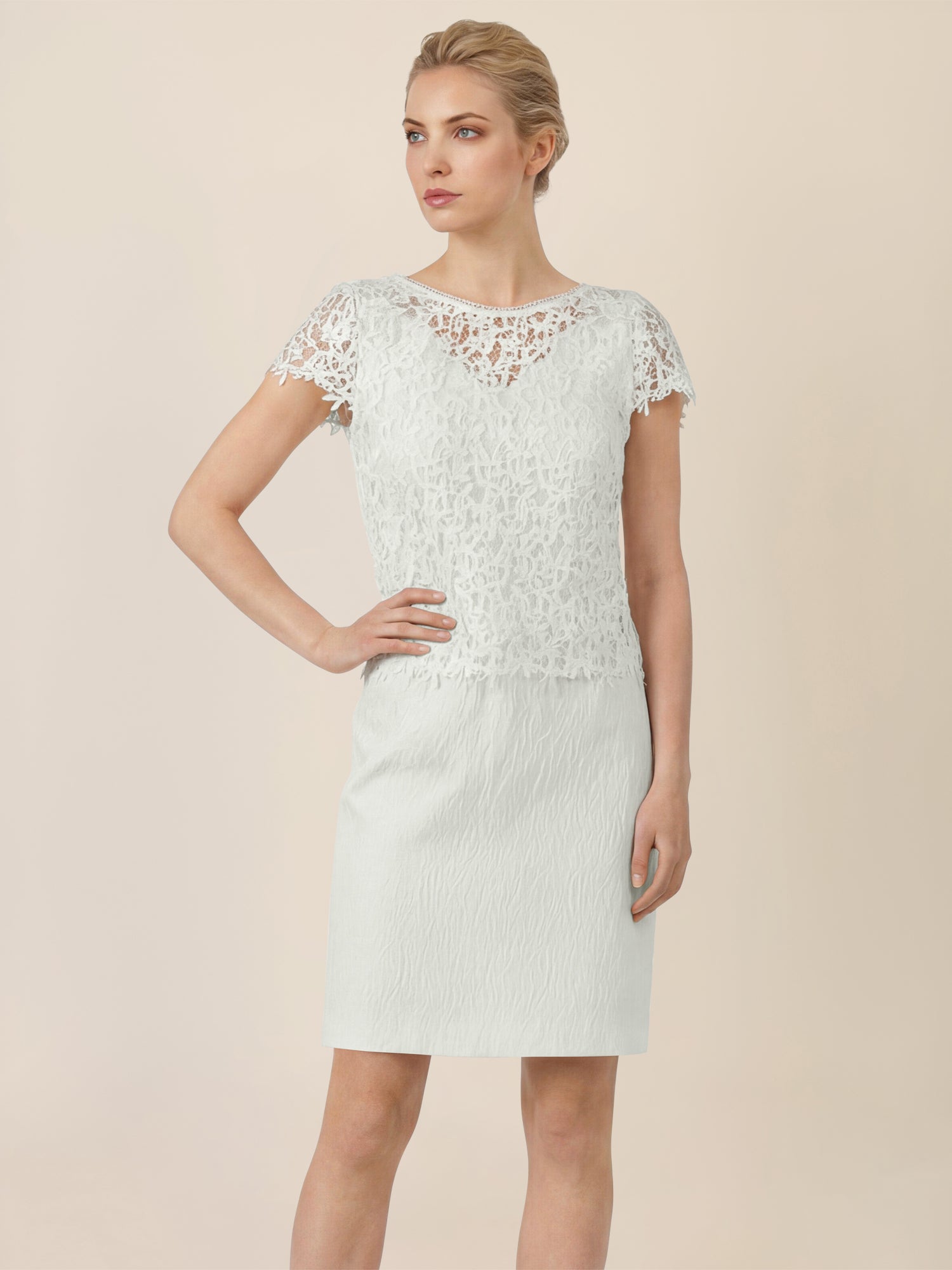 APART Spitzenkleid mit floraler Struktur | creme