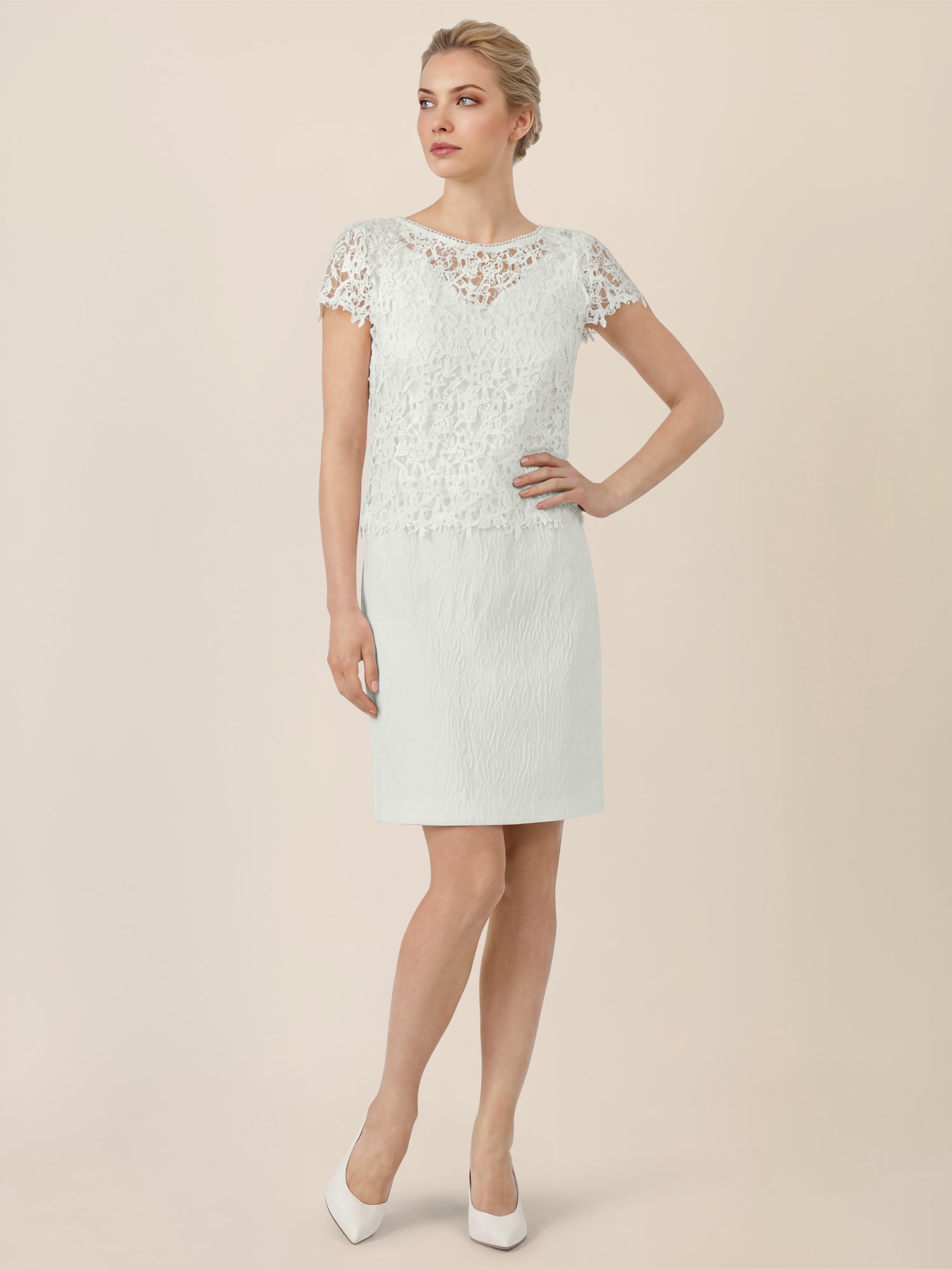 APART Spitzenkleid mit floraler Struktur | creme