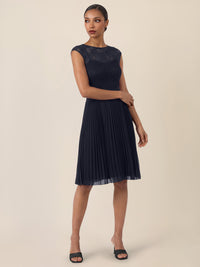 APART Spitzenkleid mit Plisseerock | nachtblau