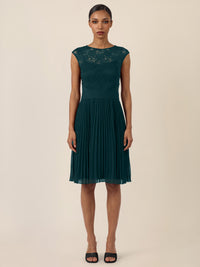 APART Spitzenkleid mit Plisseerock | emerald