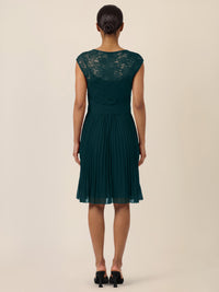 APART Spitzenkleid mit Plisseerock | emerald