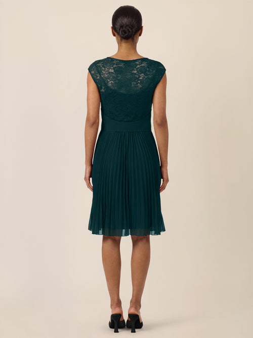 APART Spitzenkleid mit Plisseerock | emerald image 1