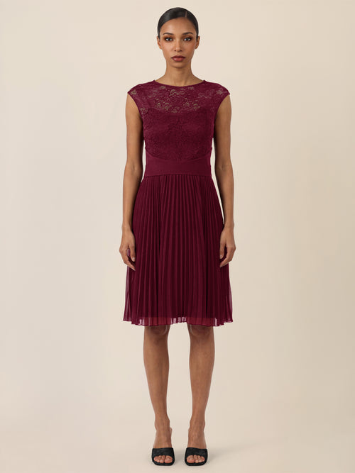 APART Spitzenkleid mit Plisseerock | weinrot image 1
