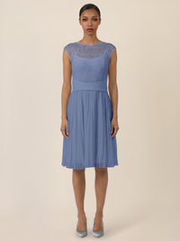 APART Spitzenkleid mit Plisseerock | rauchblau