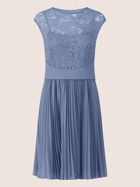 APART Spitzenkleid mit Plisseerock | rauchblau