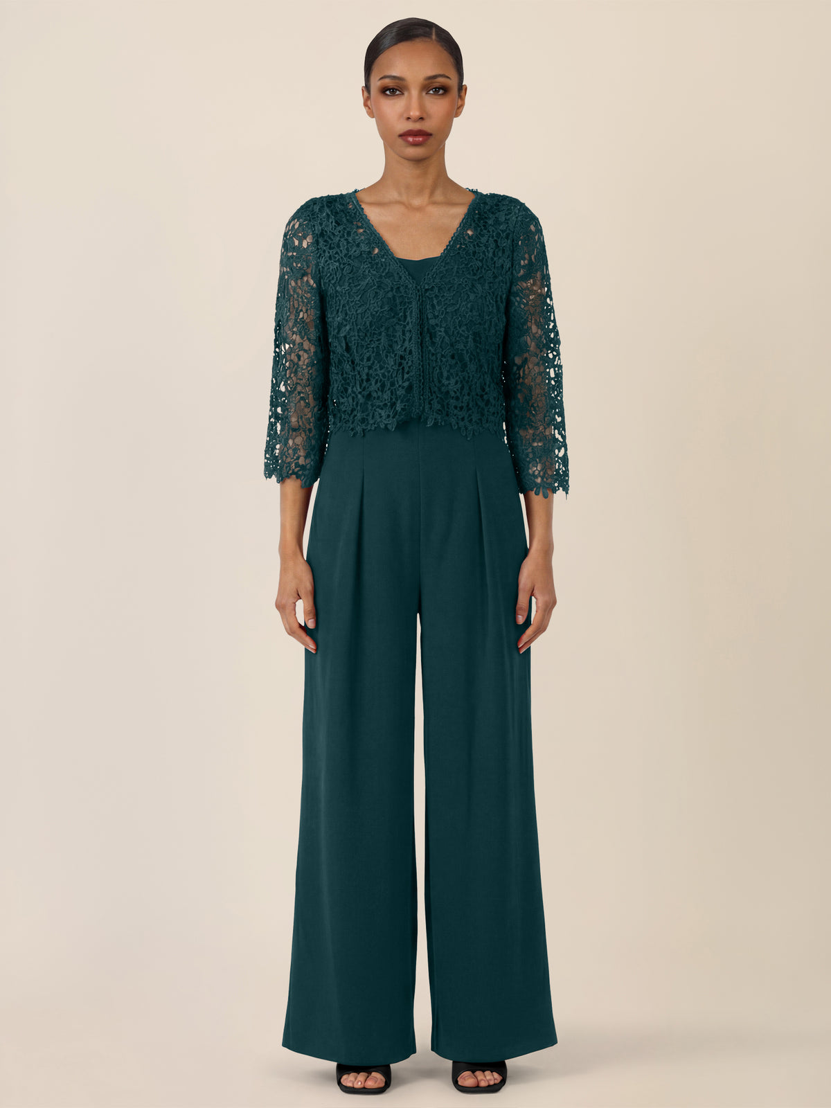 APART Hochzeitsoverall mit Spitzenjäckchen | emerald
