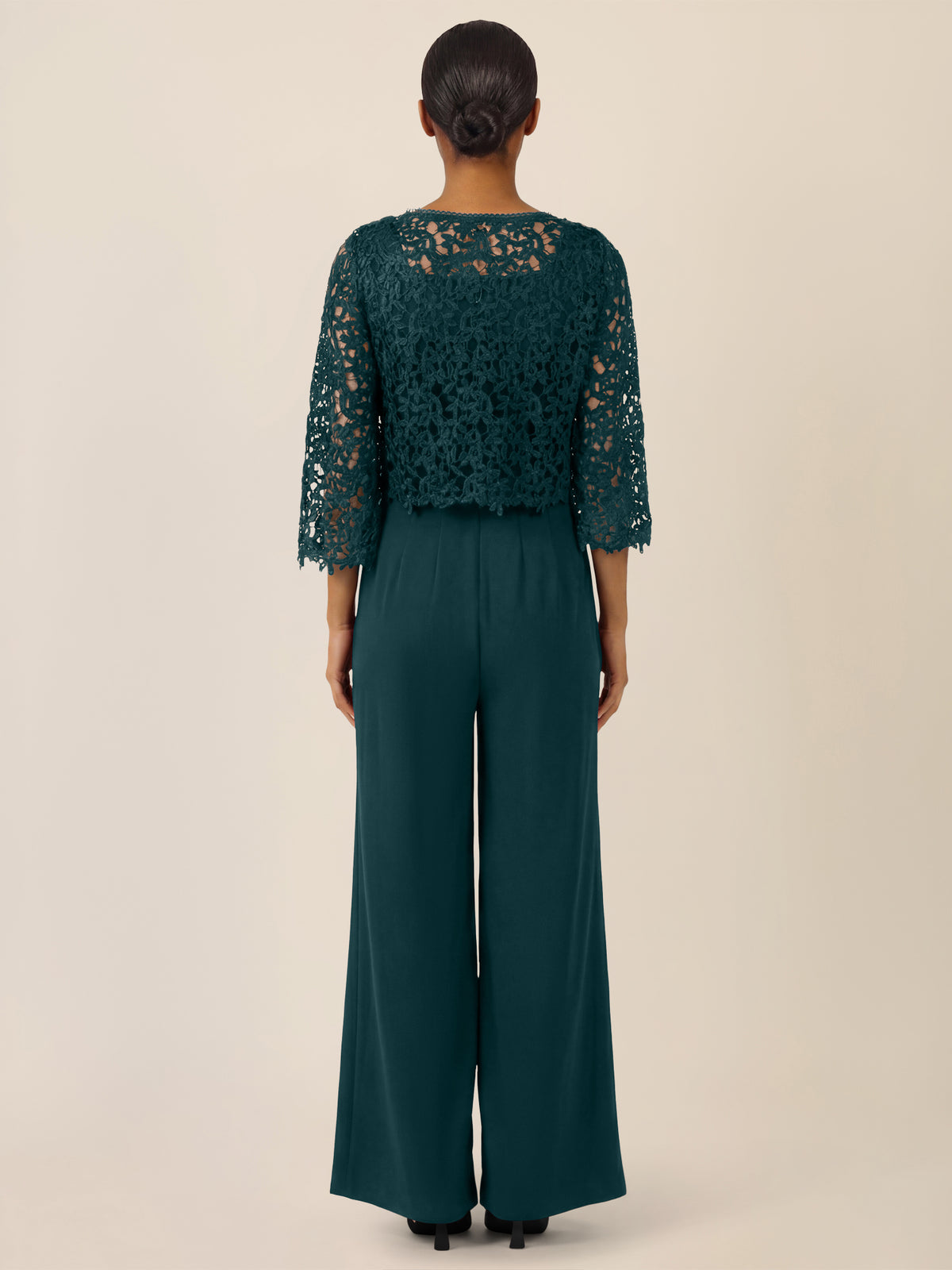 APART Hochzeitsoverall mit Spitzenjäckchen | emerald