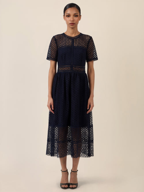 APART Midikleid mit Häkelspitze und Transparenz | nachtblau image 1
