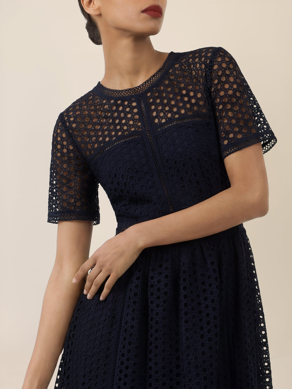 APART Midikleid mit Häkelspitze und Transparenz | nachtblau