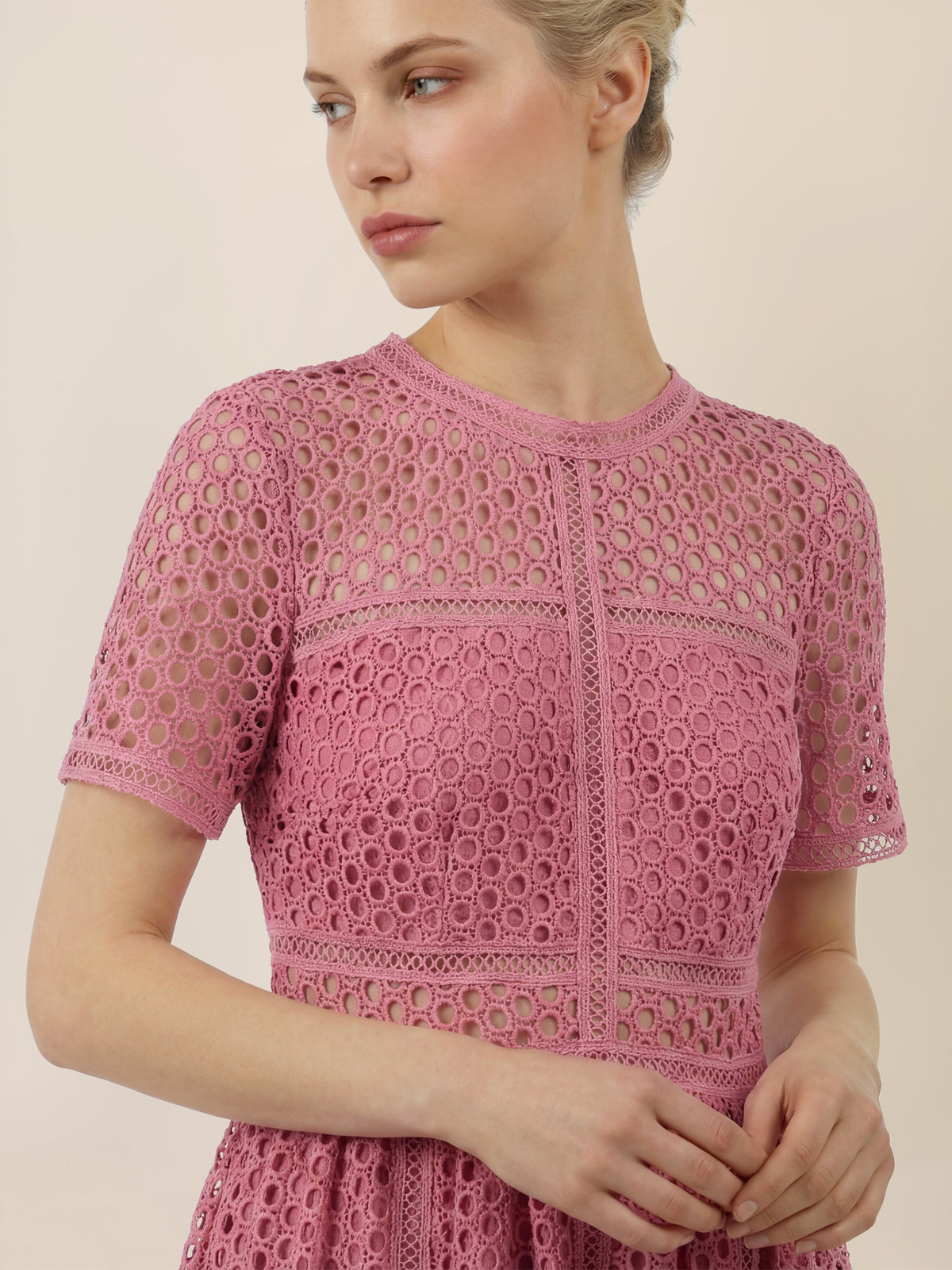 APART Midikleid mit Häkelspitze und Transparenz | rosé