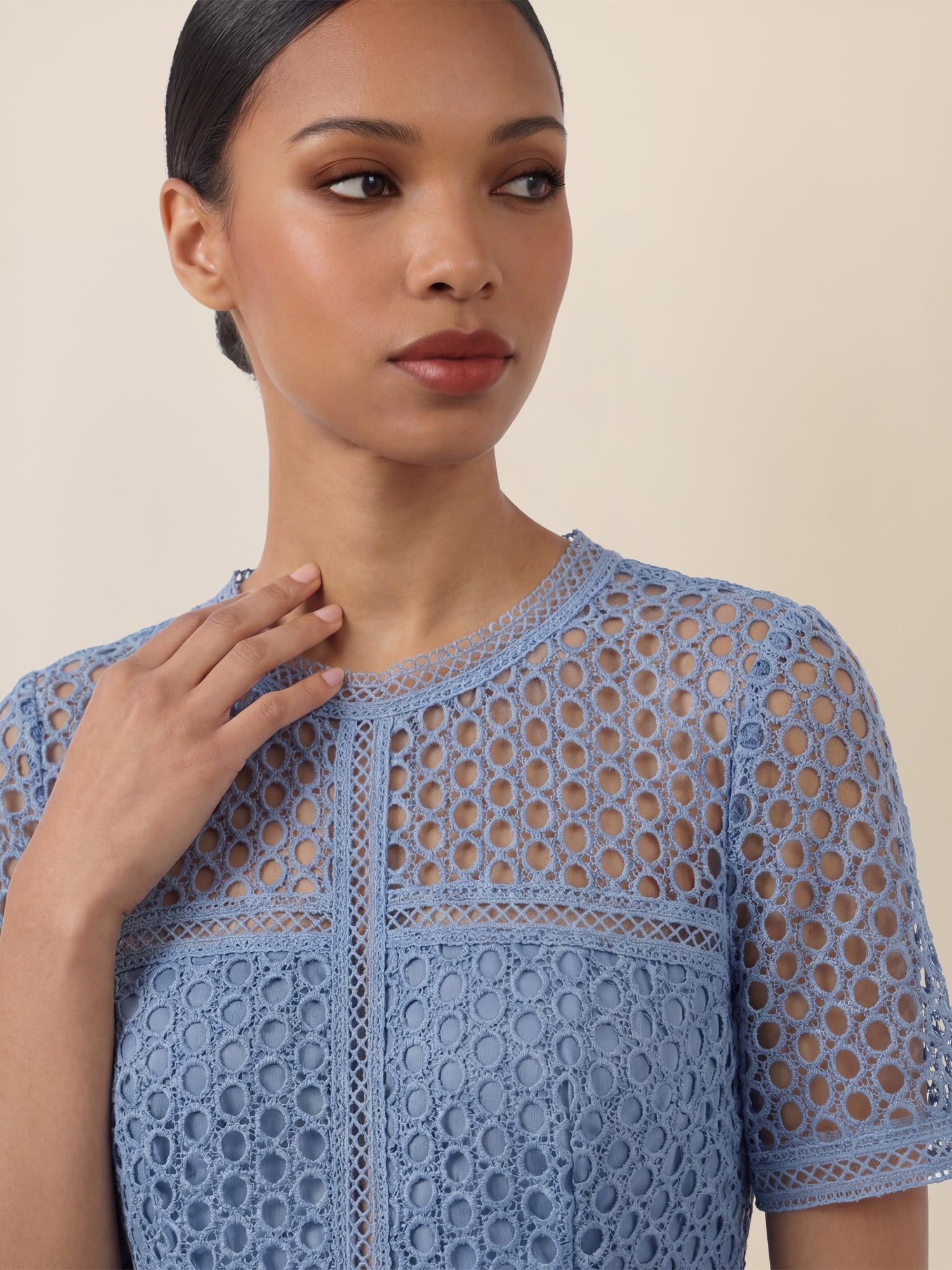 APART Midikleid mit Häkelspitze und Transparenz | rauchblau