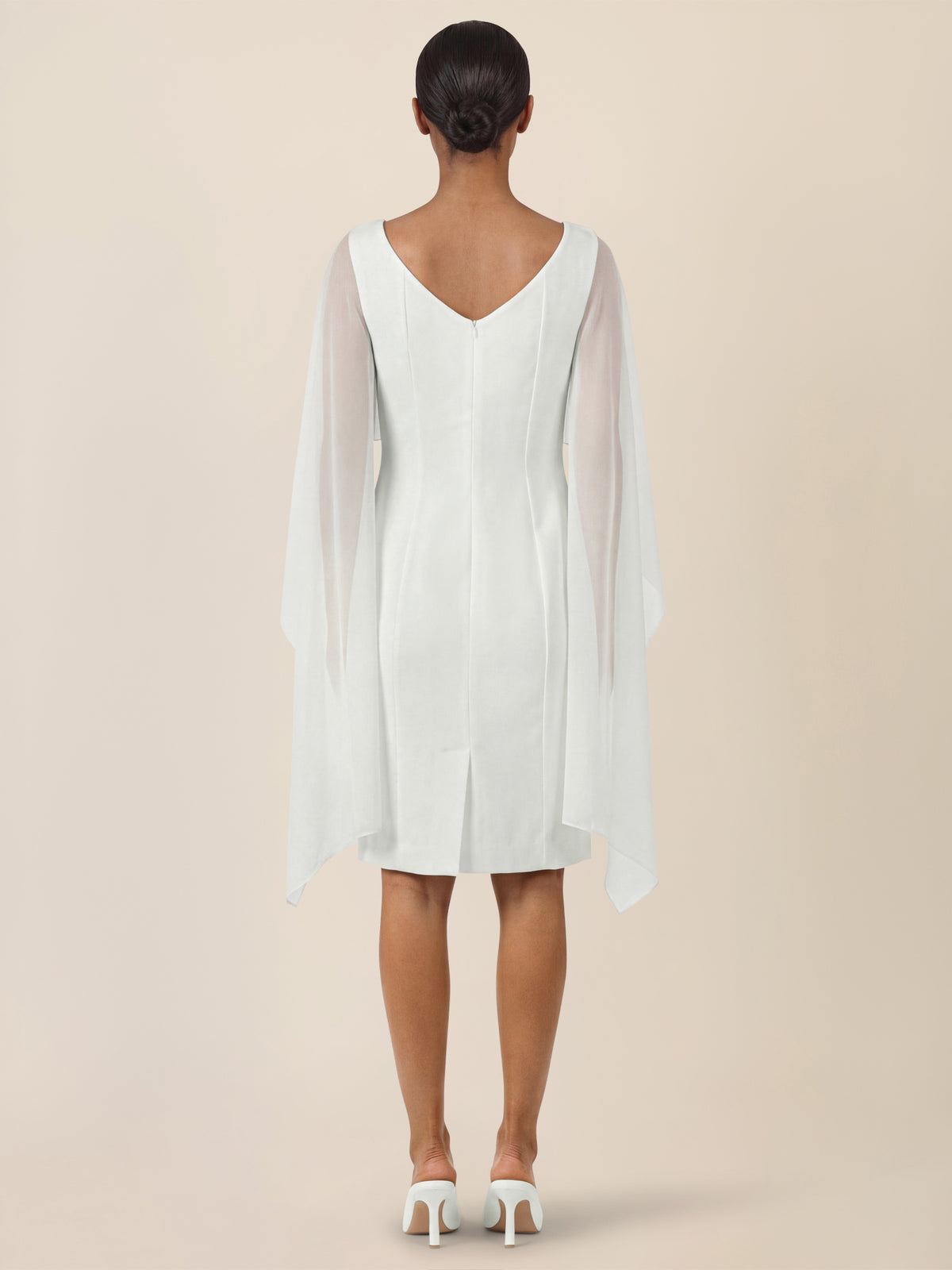 APART Etui-Kleid mit fließendem Chiffon-Cape | creme