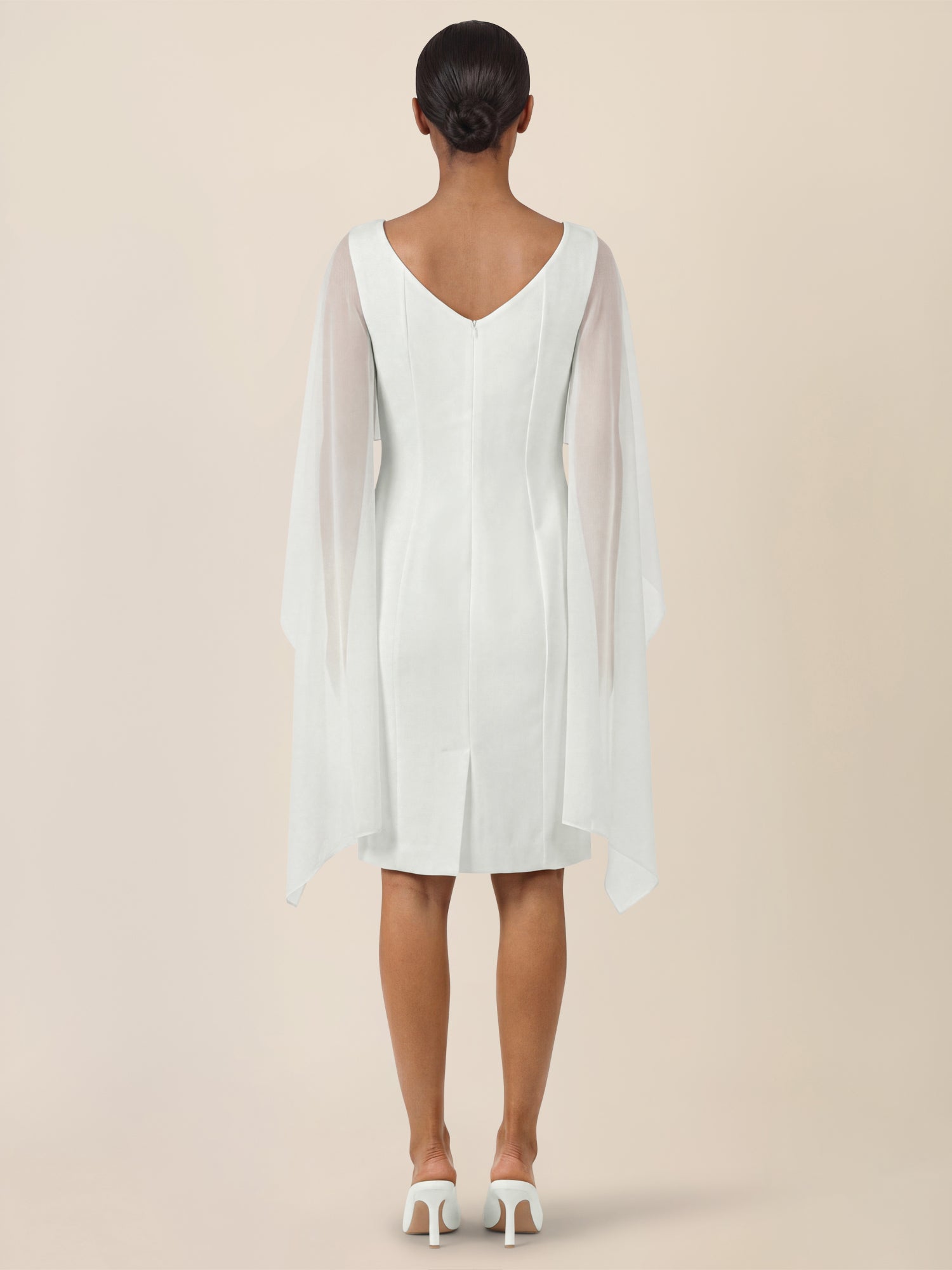 APART Etui-Kleid mit fließendem Chiffon-Cape | creme