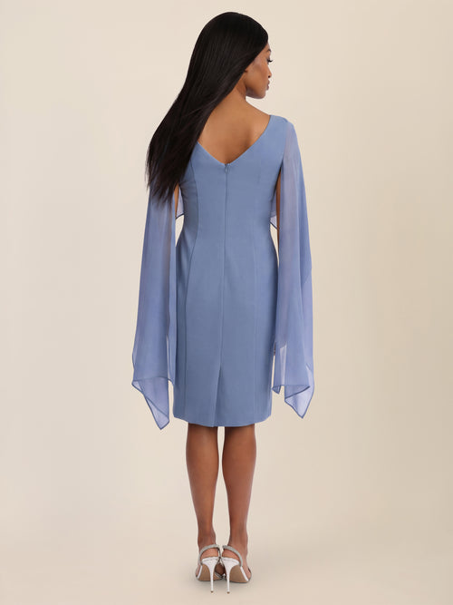 APART Etui-Kleid mit fließendem Chiffon-Cape | rauchblau image 1