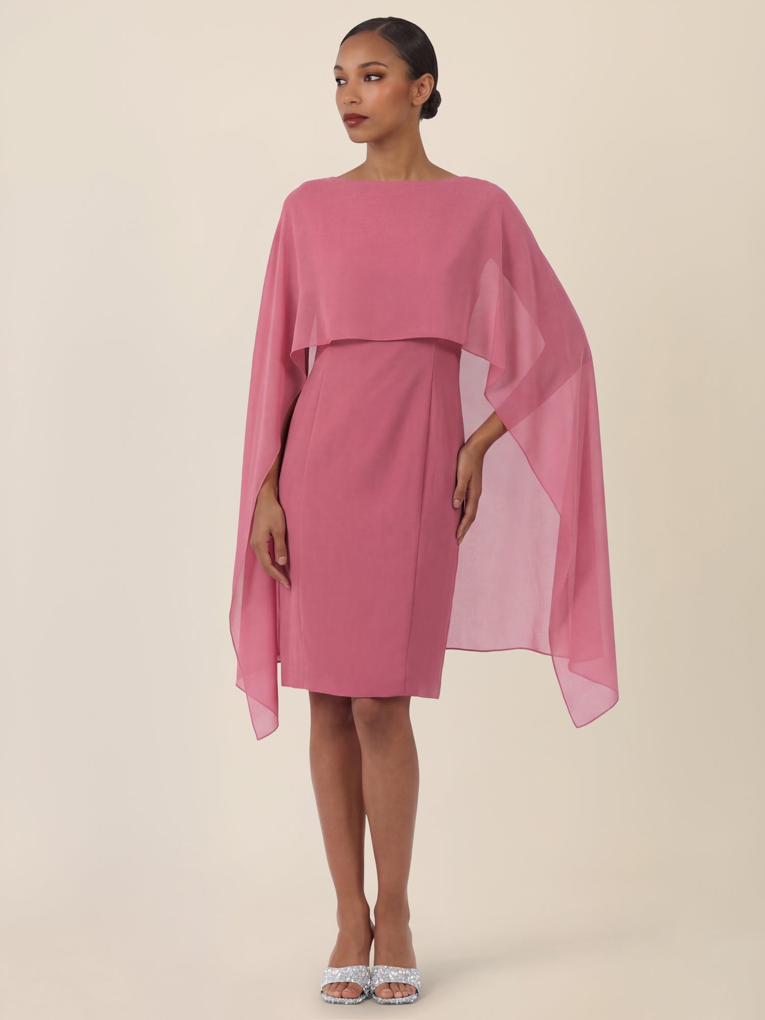 APART Etui-Kleid mit fließendem Chiffon-Cape | rosé