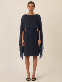 APART Etui-Kleid mit fließendem Chiffon-Cape | nachtblau