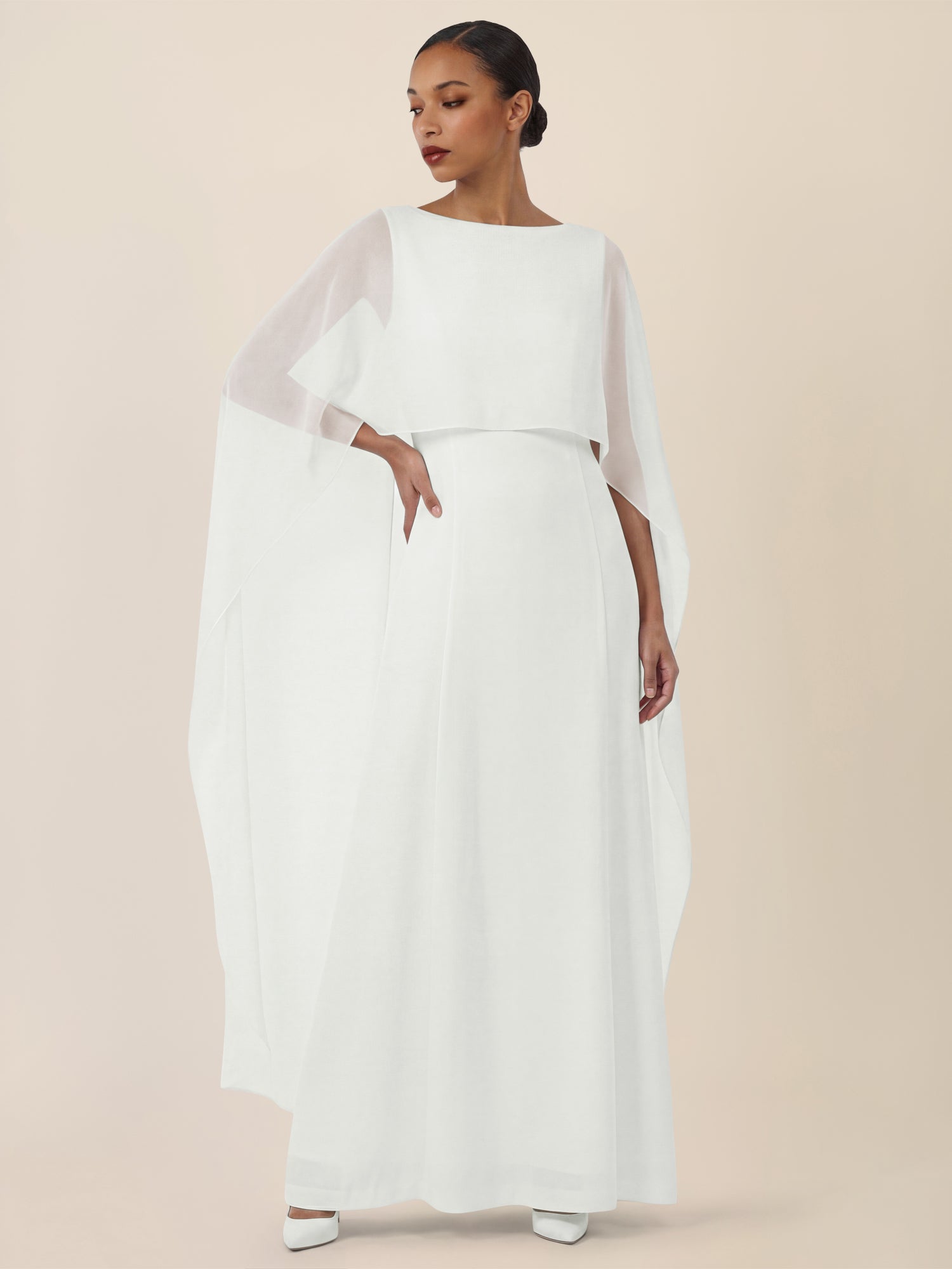 APART Cape-Kleid mit fließender Eleganz | creme