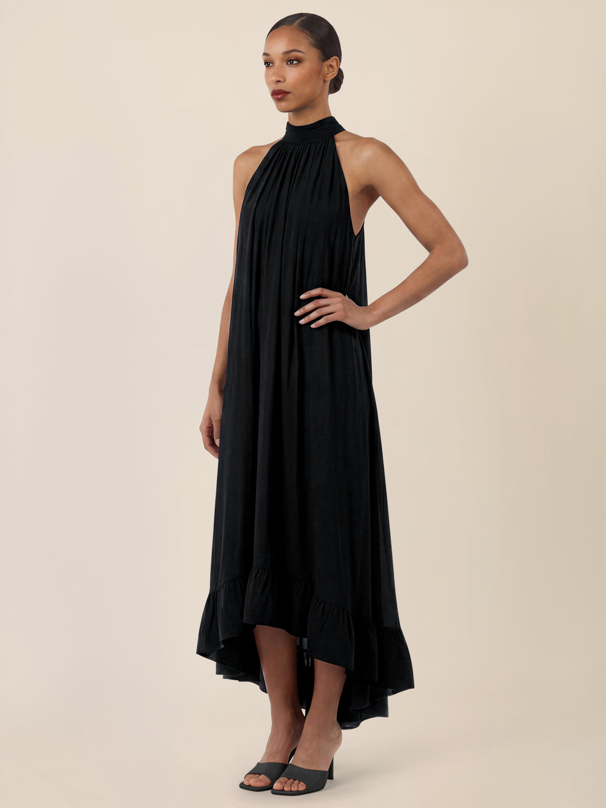 APART Elegantes Chiffonkleid mit Volantsaum | schwarz