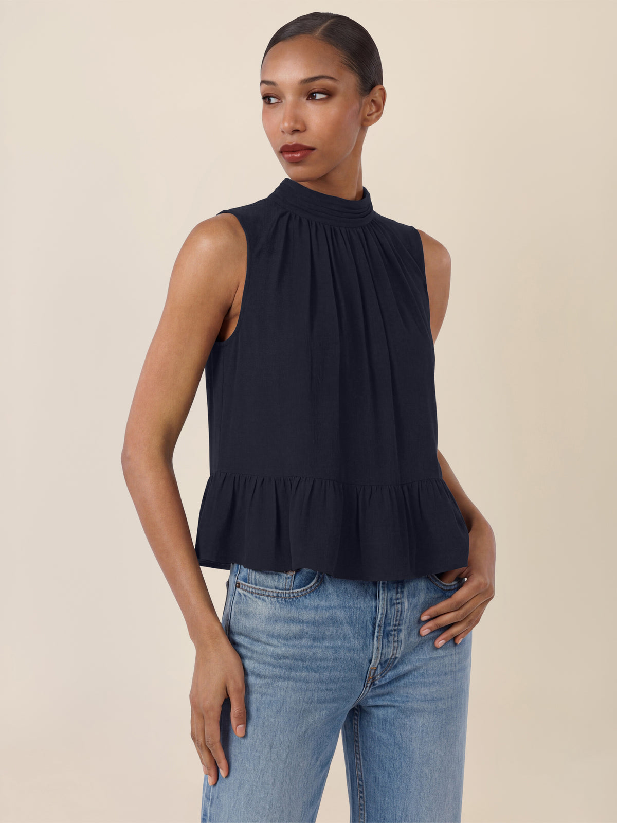 APART Ärmellose Bluse mit Rüschen-Saum | nachtblau