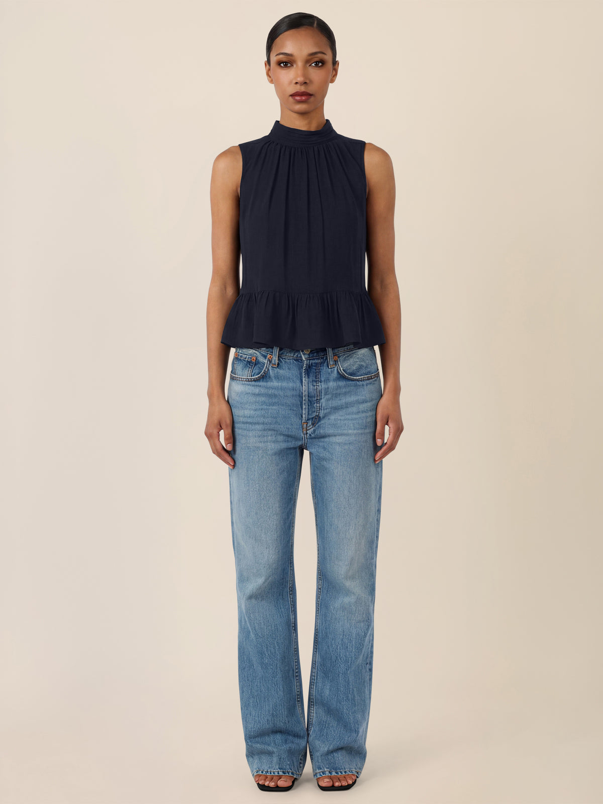 APART Ärmellose Bluse mit Rüschen-Saum | nachtblau