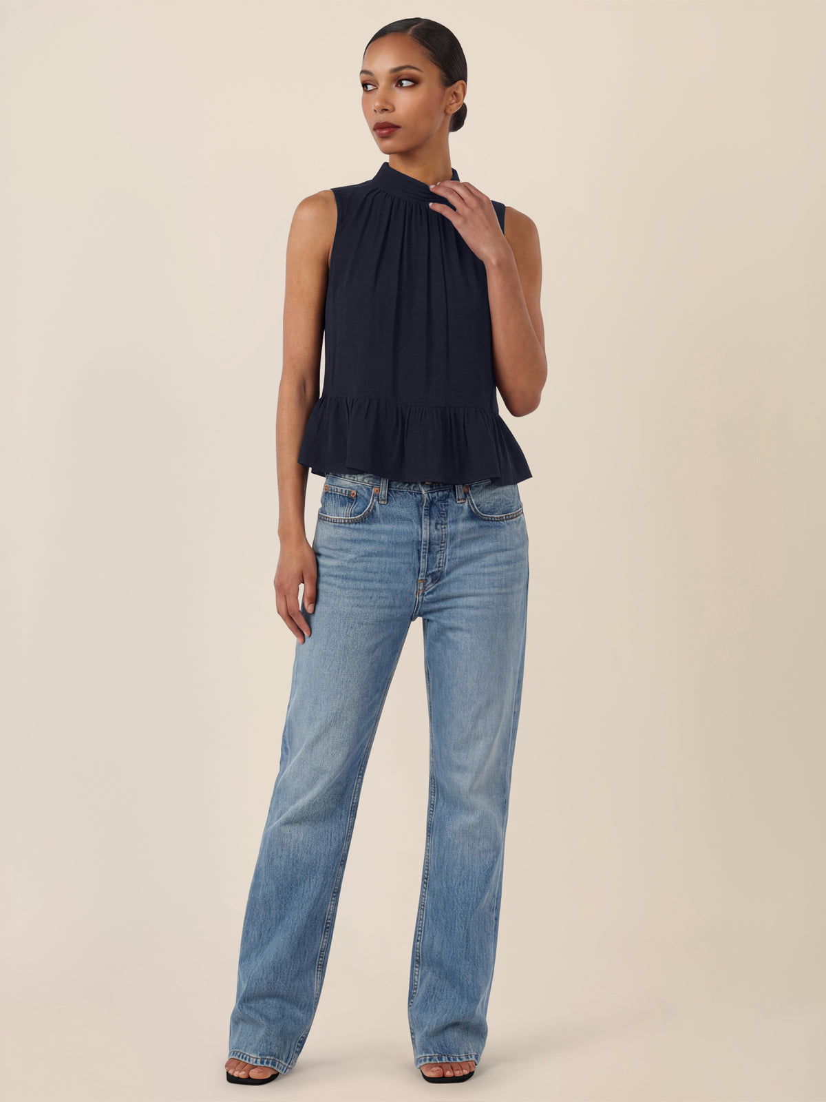 APART Ärmellose Bluse mit Rüschen-Saum | nachtblau