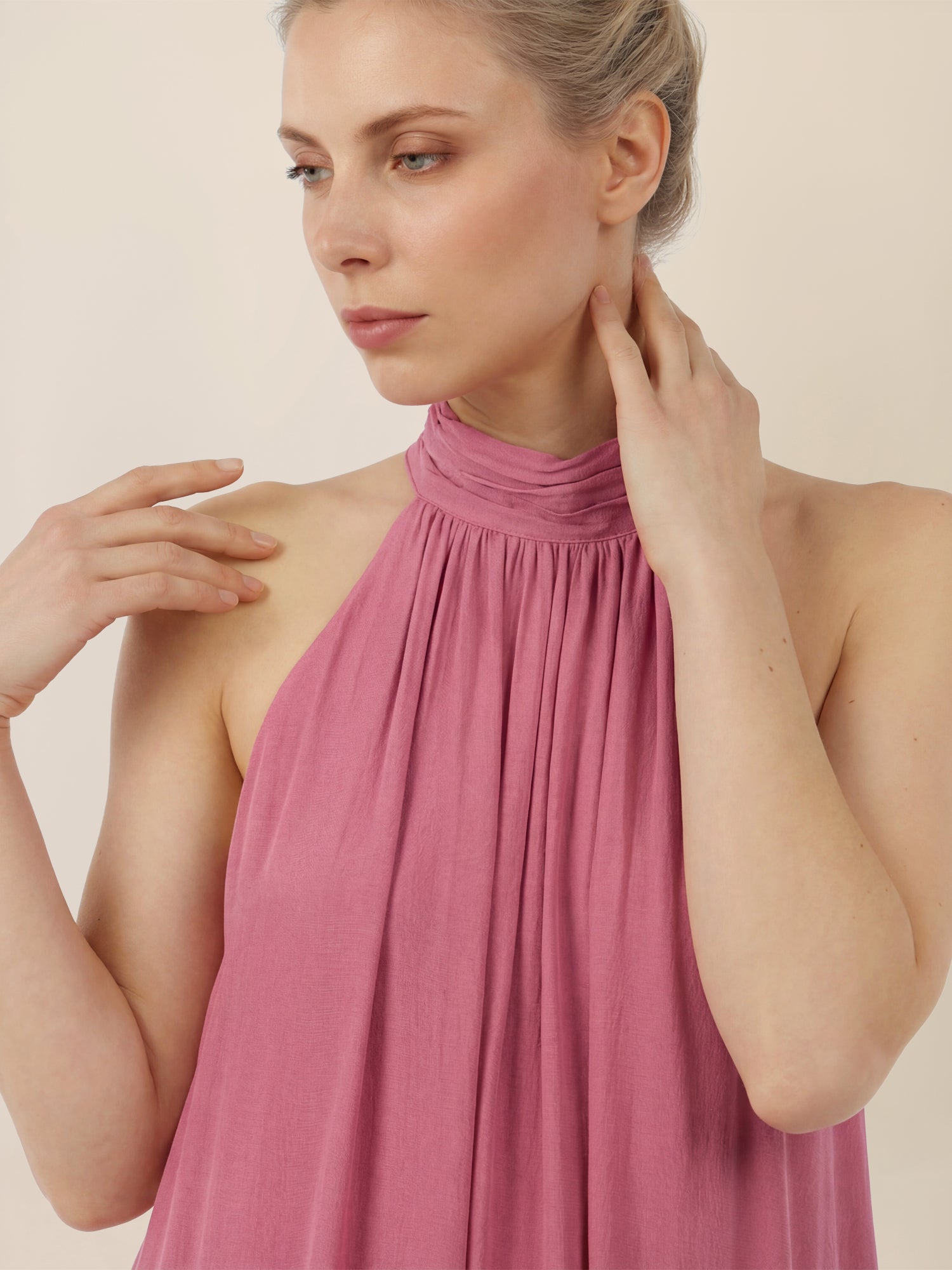 APART Halterneck-Kleid mit Volantsaum | rosé