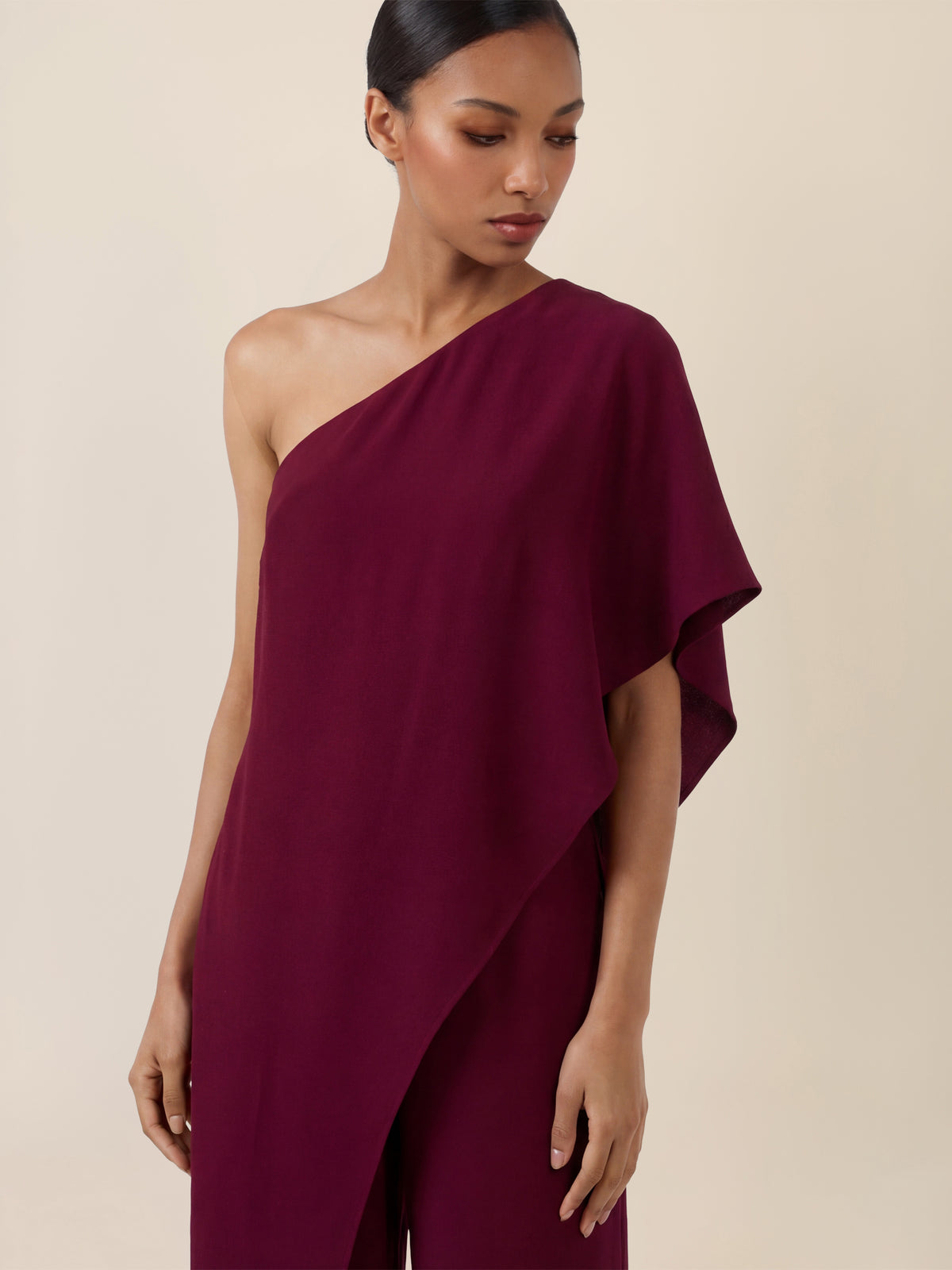 APART Eleganter One-Shoulder-Jumpsuit | weinrot