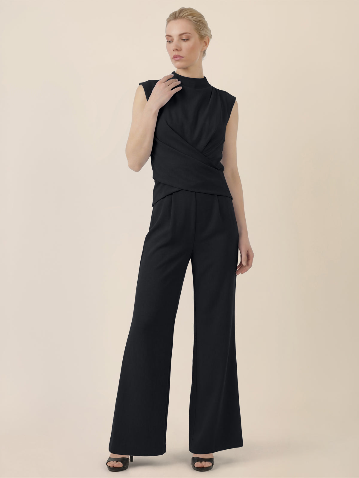 APART Jumpsuit mit Drapierung und weitem Bein | schwarz