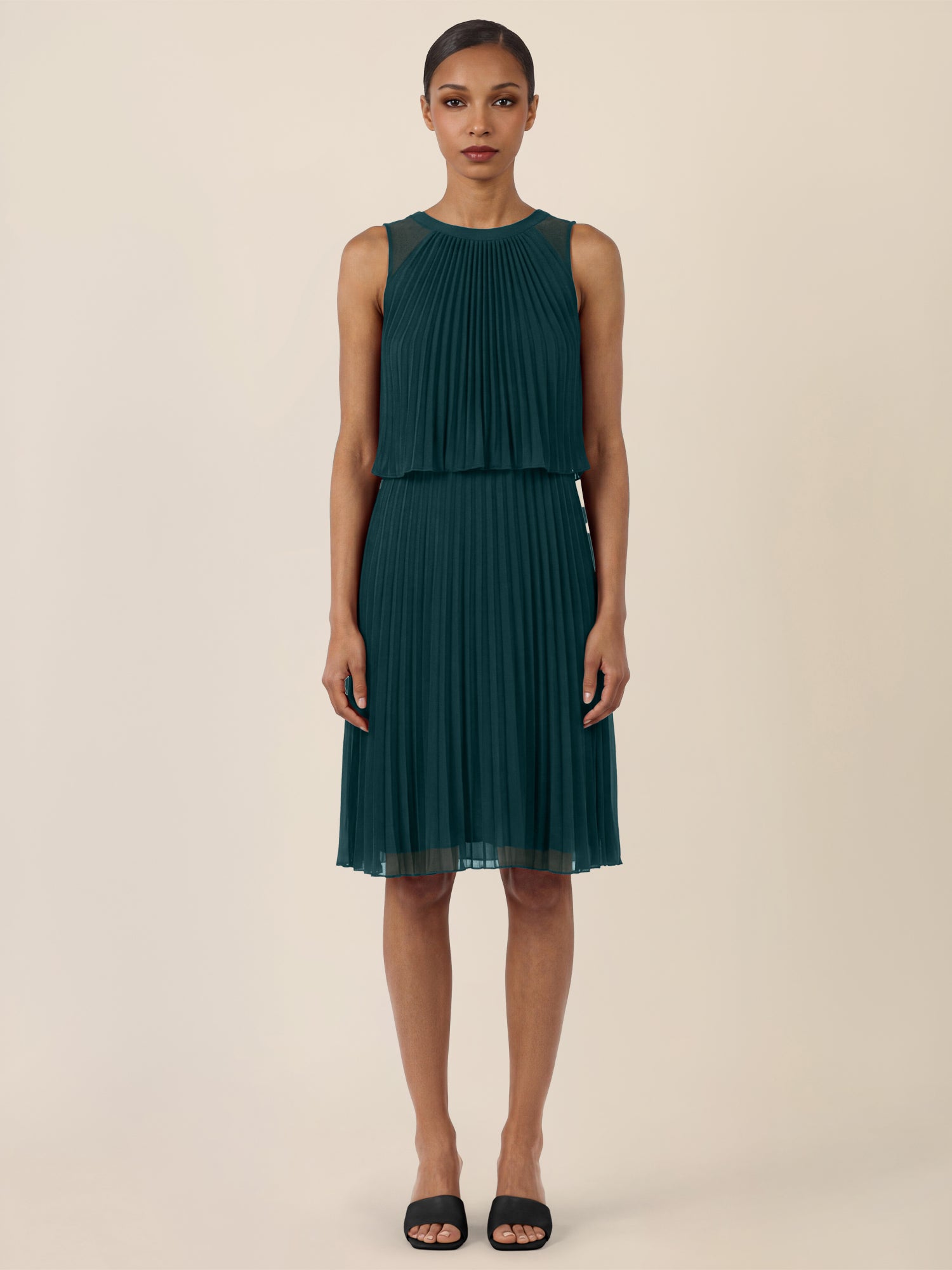 APART Plissiertes Chiffonkleid mit doppellagigem Oberteil | emerald