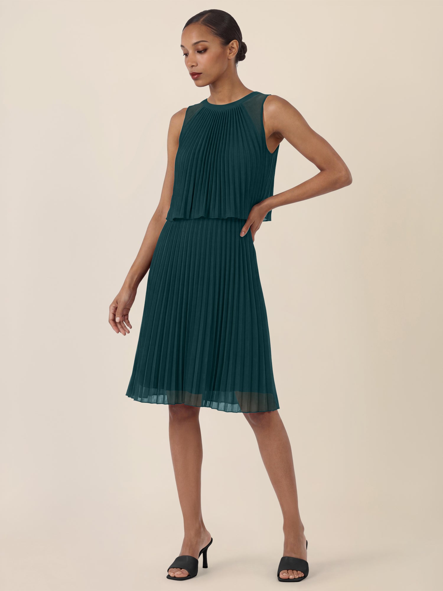 APART Plissiertes Chiffonkleid mit doppellagigem Oberteil | emerald