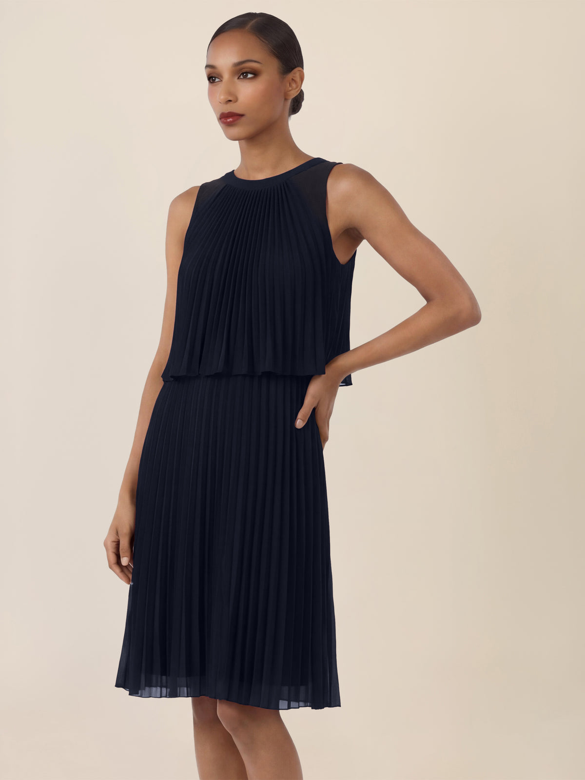 APART Plissiertes Chiffonkleid mit doppellagigem Oberteil | nachtblau