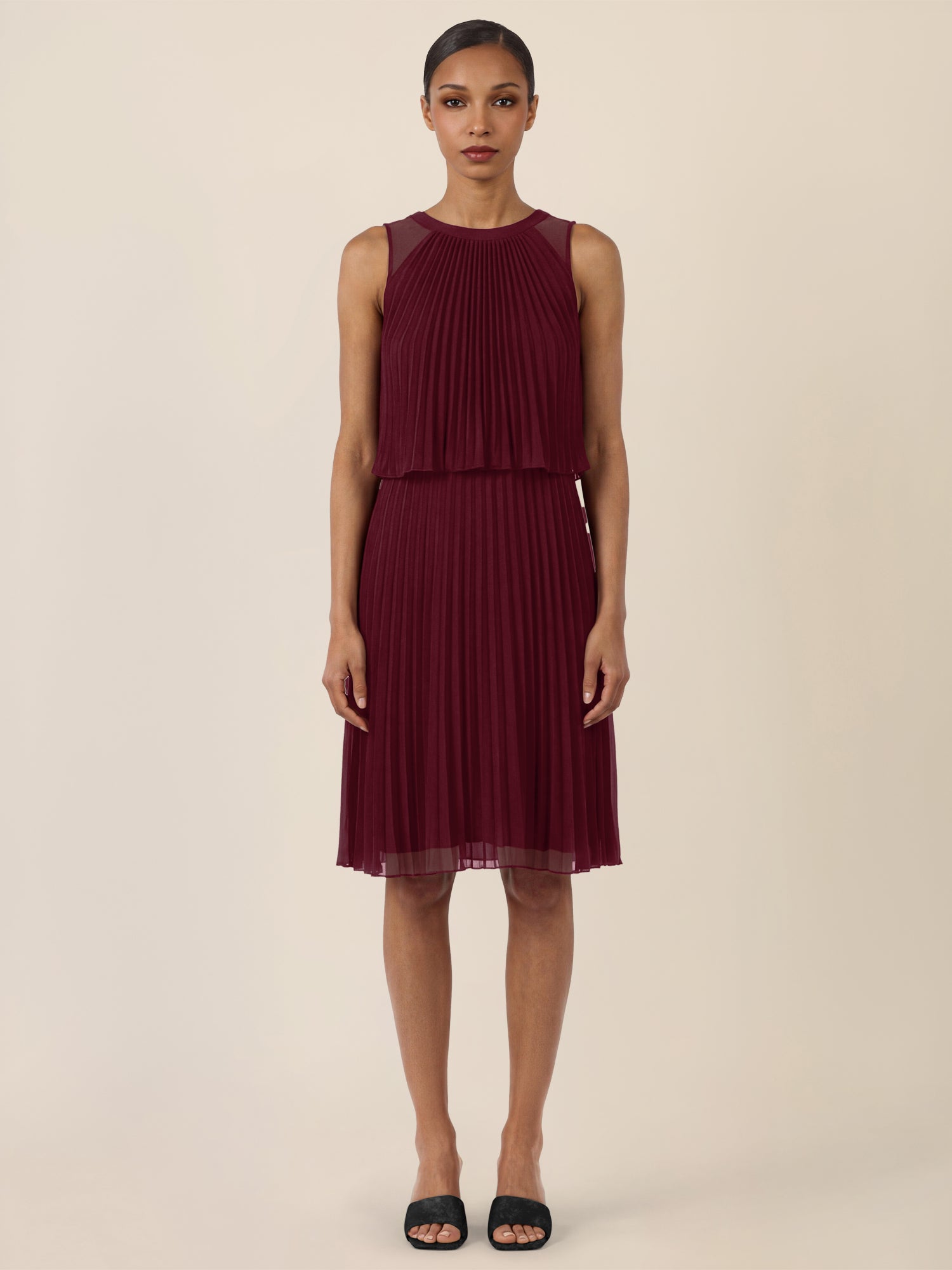 APART Plissiertes Chiffonkleid mit doppellagigem Oberteil | weinrot
