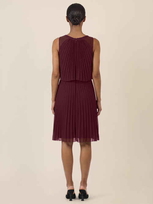 APART Plissiertes Chiffonkleid mit doppellagigem Oberteil | weinrot image 1