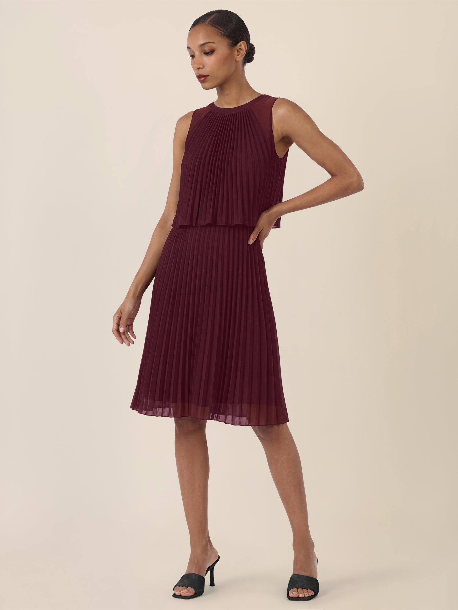 APART Plissiertes Chiffonkleid mit doppellagigem Oberteil | weinrot