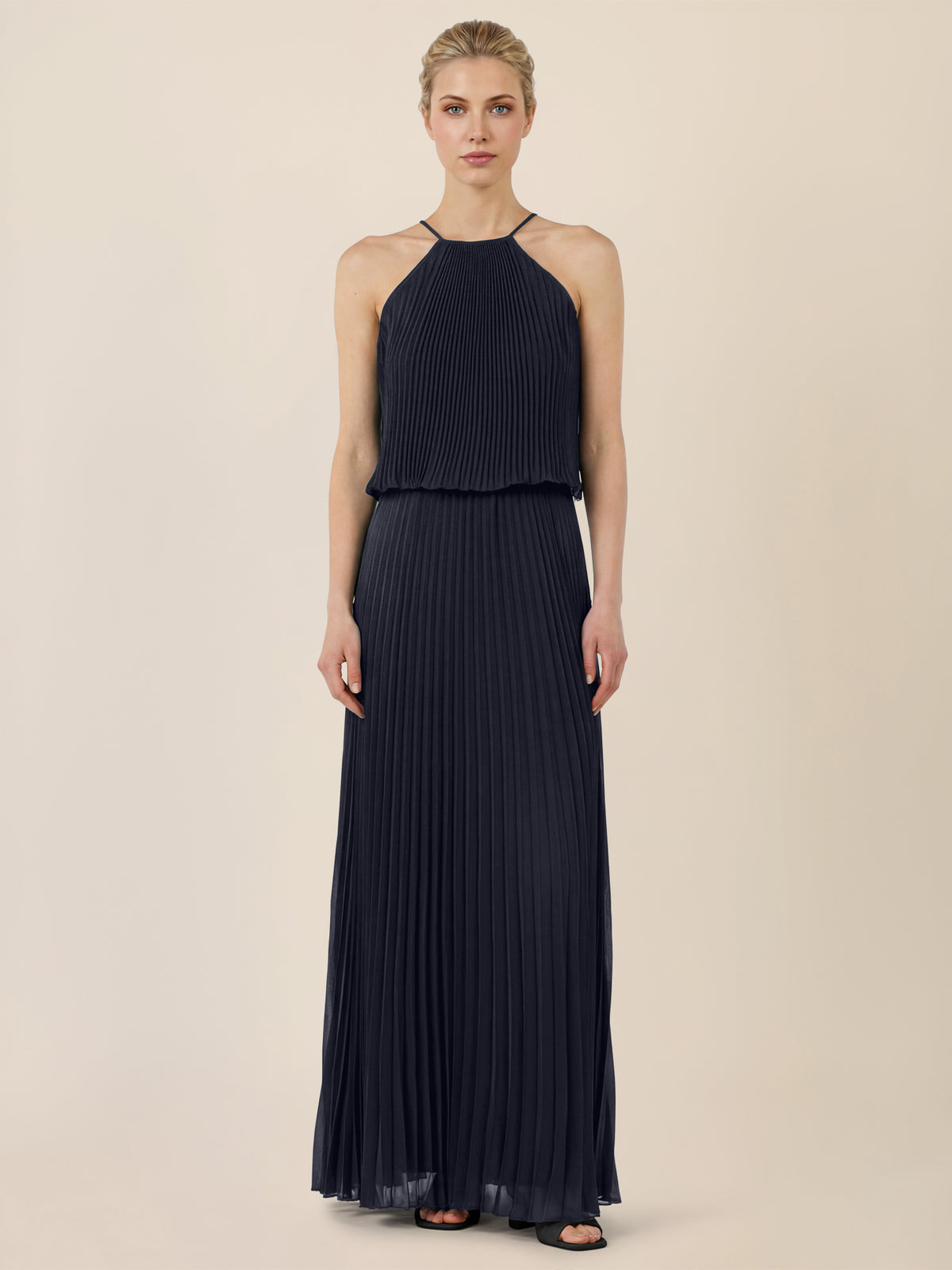 APART Plissiertes Chiffonkleid mit Neckholder | nachtblau