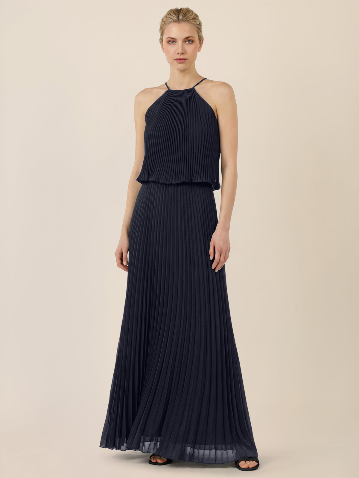 APART Plissiertes Chiffonkleid mit Neckholder | nachtblau