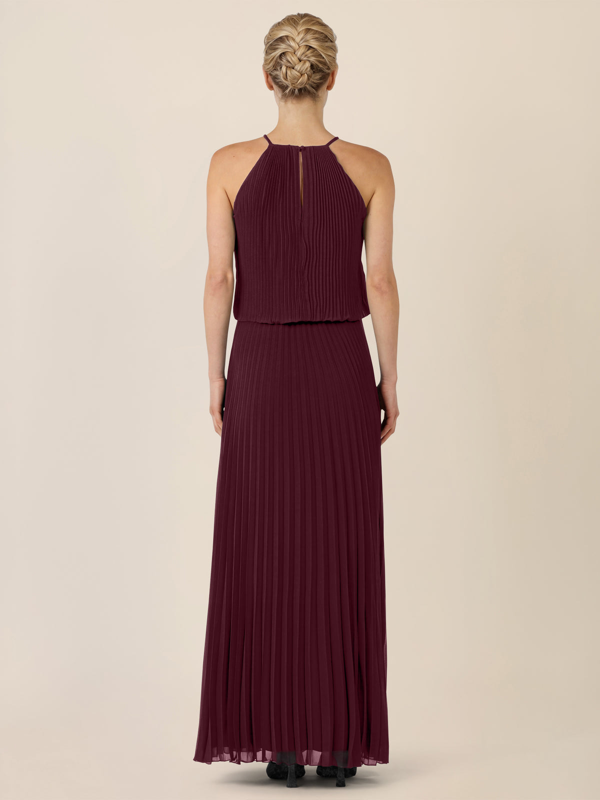 APART Plissiertes Chiffonkleid mit Neckholder | weinrot