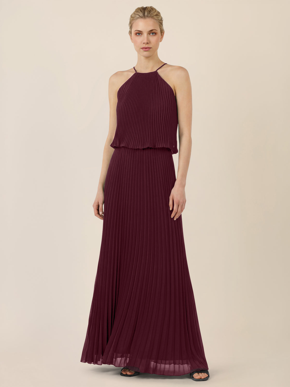 APART Plissiertes Chiffonkleid mit Neckholder | weinrot