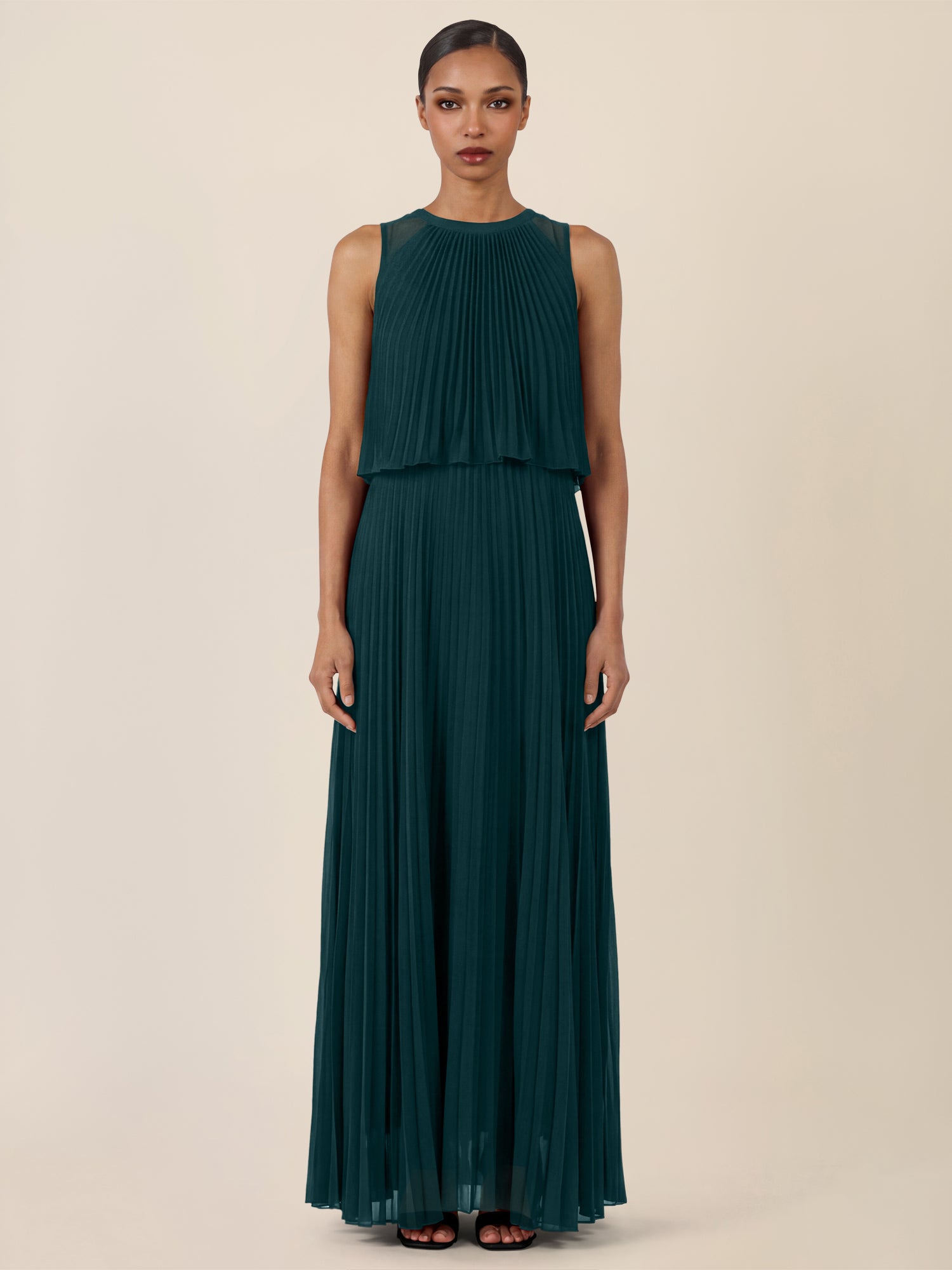 APART Plissiertes Maxikleid mit Doppellagen-Effekt | emerald