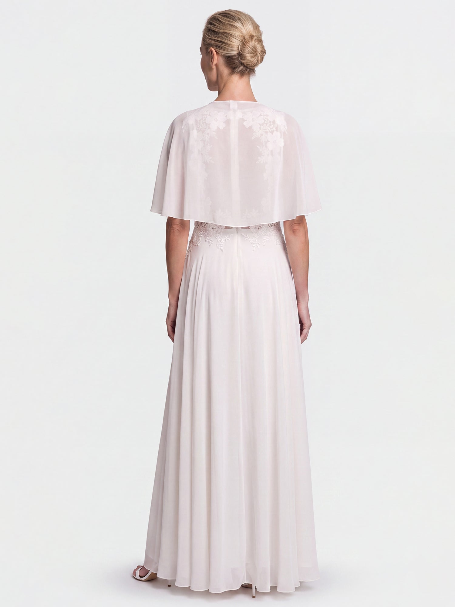 APART Luftiges Chiffon-Stola mit Zipfelsaum | creme