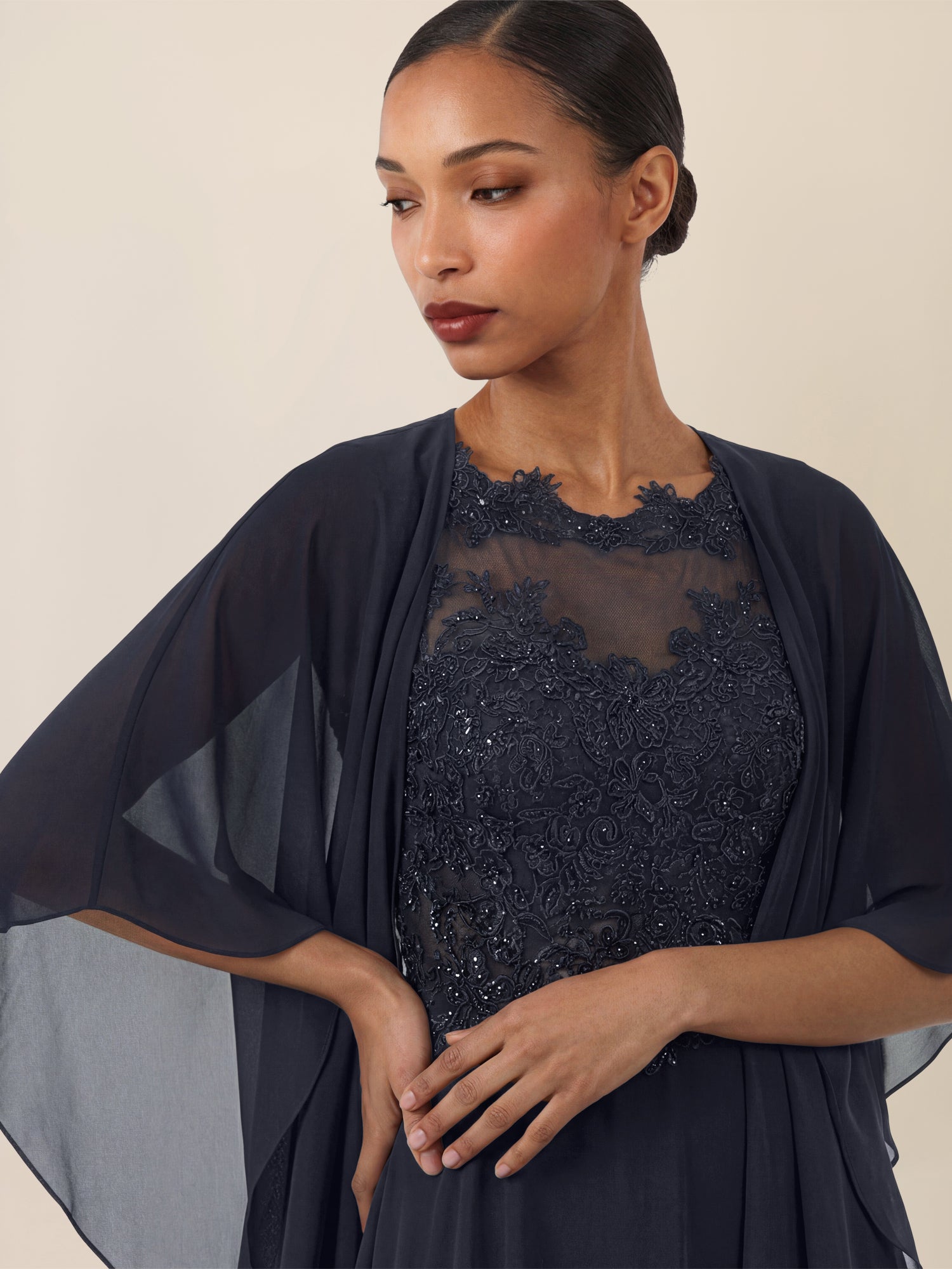 APART Luftiges Chiffon-Stola mit Zipfelsaum | nachtblau