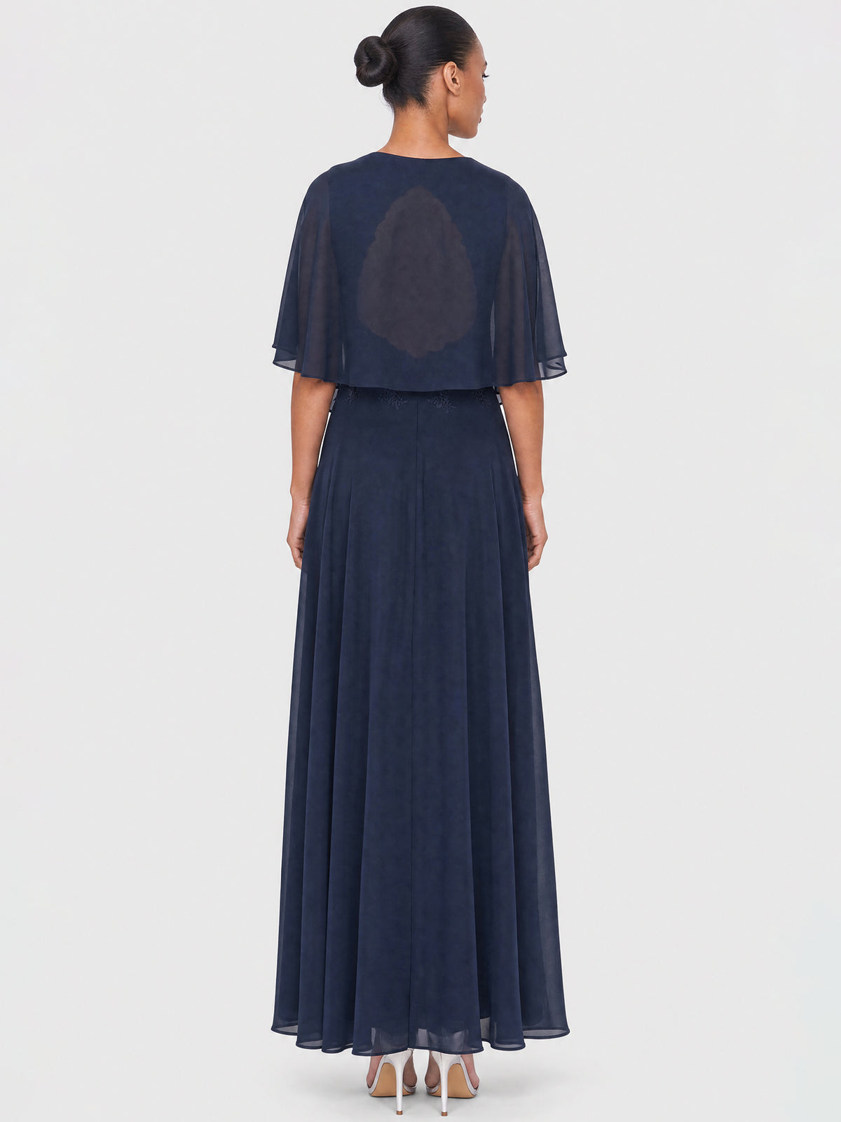 APART Luftiges Chiffon-Stola mit Zipfelsaum | nachtblau
